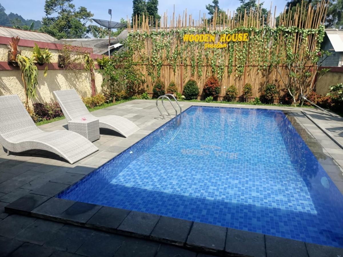 Villa Wooden House Paseban Bogor Exterior foto